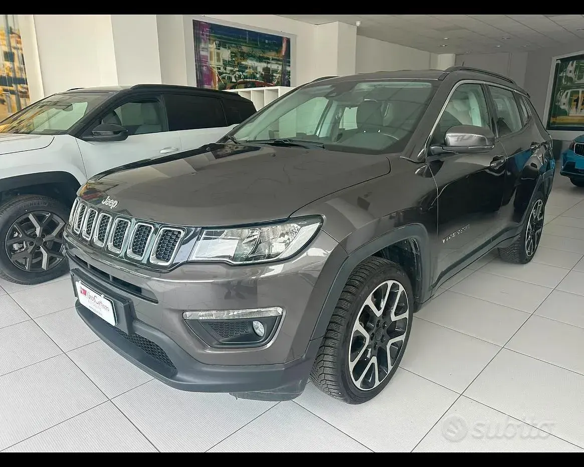 Usata Jeep Compass 140 CV (102 kW) 2018 Grigio SUV