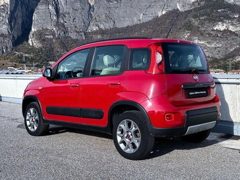 Usata Fiat Panda 4x4 S 95 CV (69 kW) 2016 Rosso Utilitaria