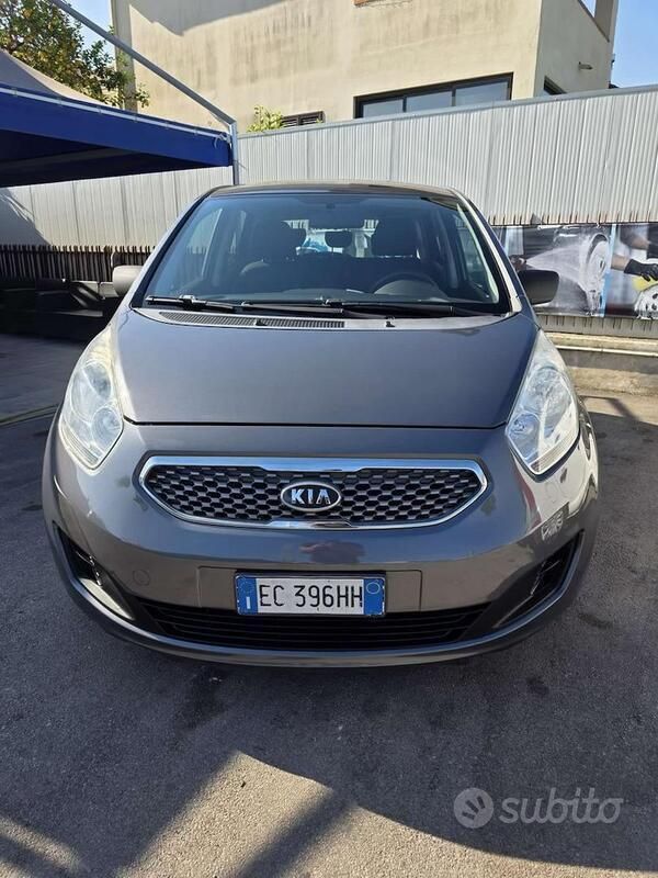 Grigio Usata 2010 Kia Venga Due volumi | 6500 € - Immagine 1/4