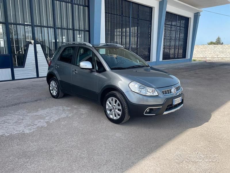 Usata Fiat Sedici 135 CV (99 kW) 2012 Grigio SUV