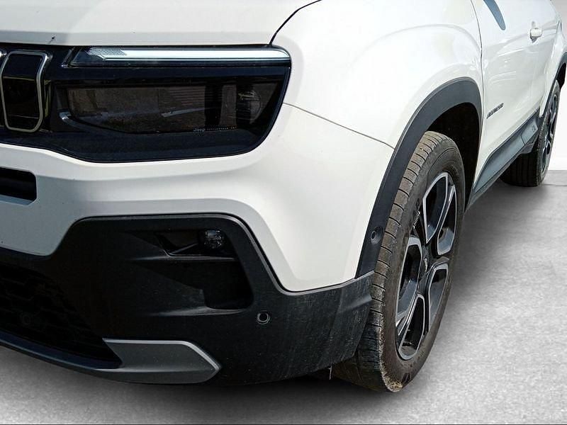 Begagnad Jeep Avenger Summit 101 HK (74 kW) 2025 Vit SUV