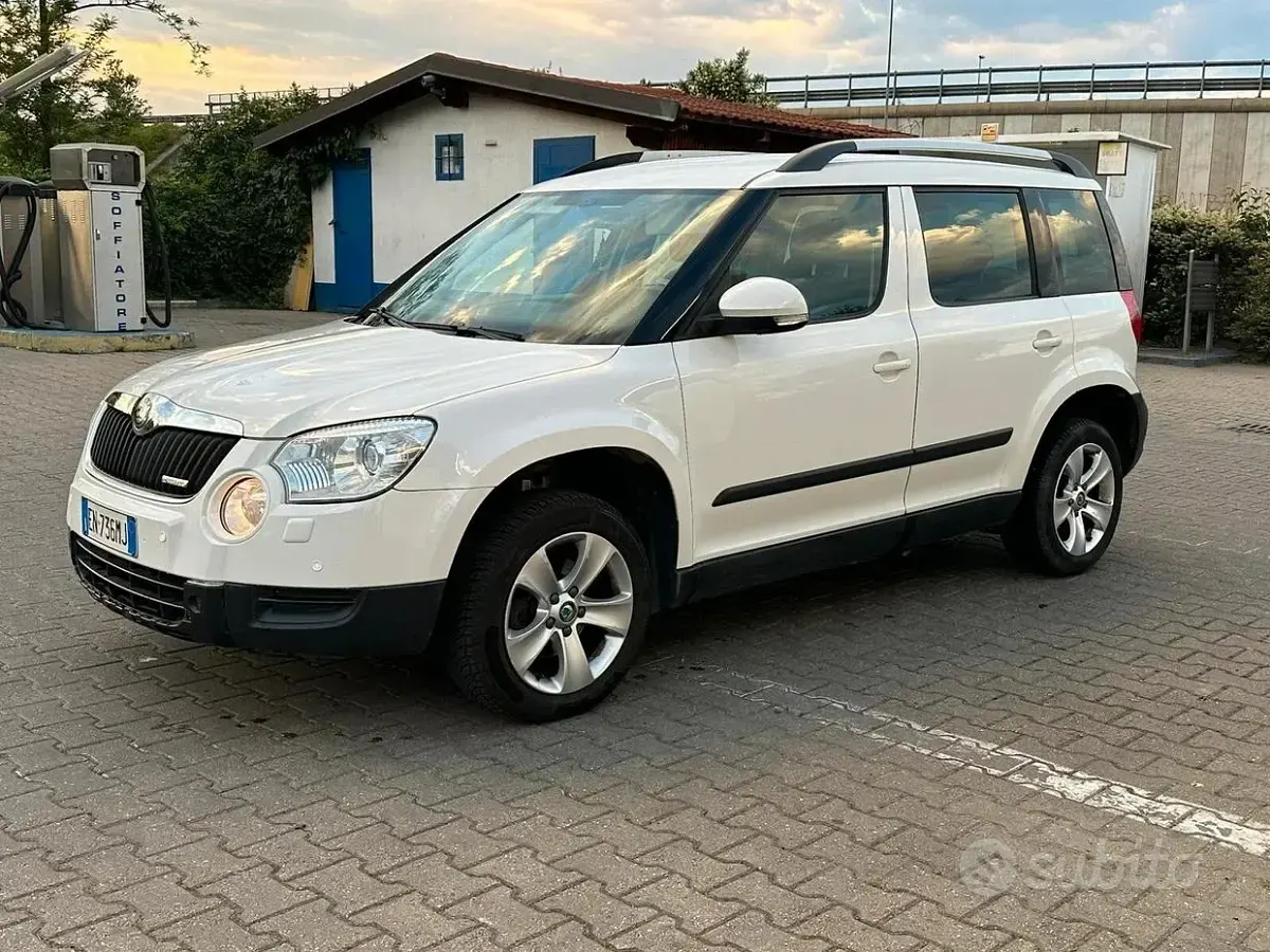 Usata Skoda Yeti 105 CV (77 kW) 2012 Bianco SUV
