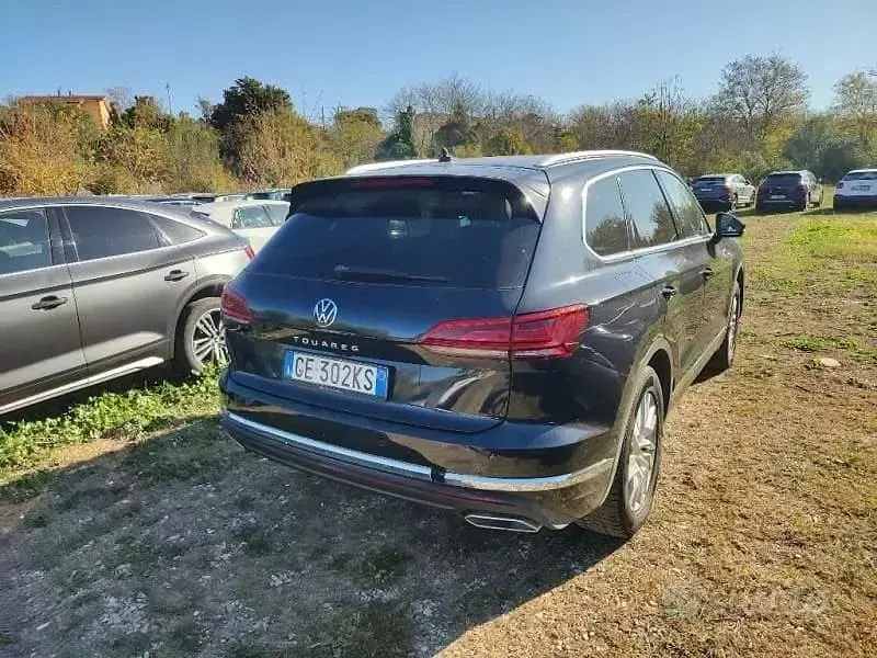 Usata VW Touareg Atmosphere 231 CV (169 kW) 2021 Nero SUV