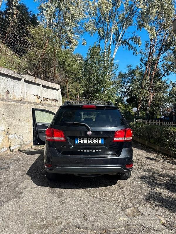 Usata Fiat Freemont 140 CV (102 kW) 2012 Nero SUV