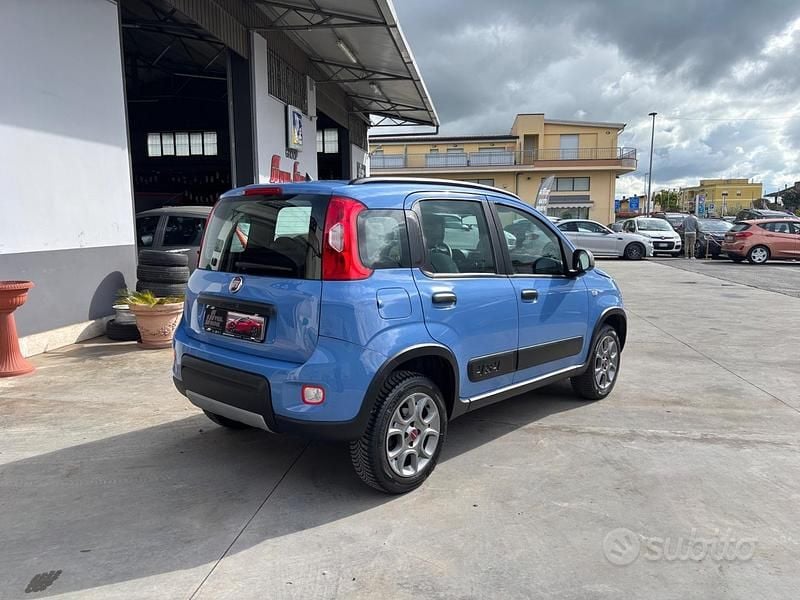 Usata Fiat Panda 4x4 S 86 CV (63 kW) 2016 Blu Utilitaria
