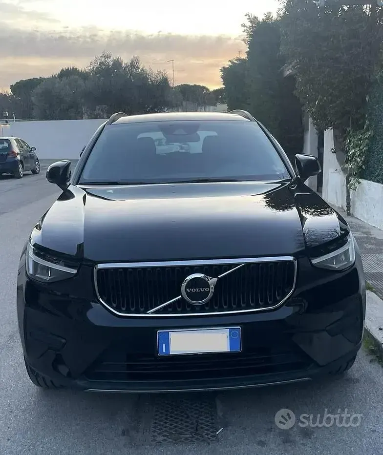 Usata Volvo XC40 129 CV (94 kW) 2023 Nero SUV