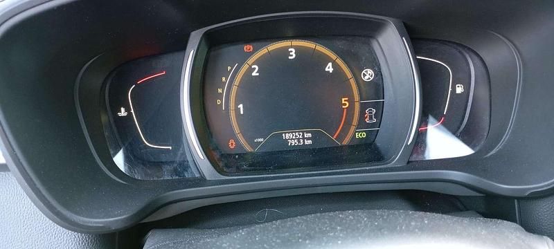 Usata Renault Kadjar 110 CV (80 kW) 2017 Argento SUV