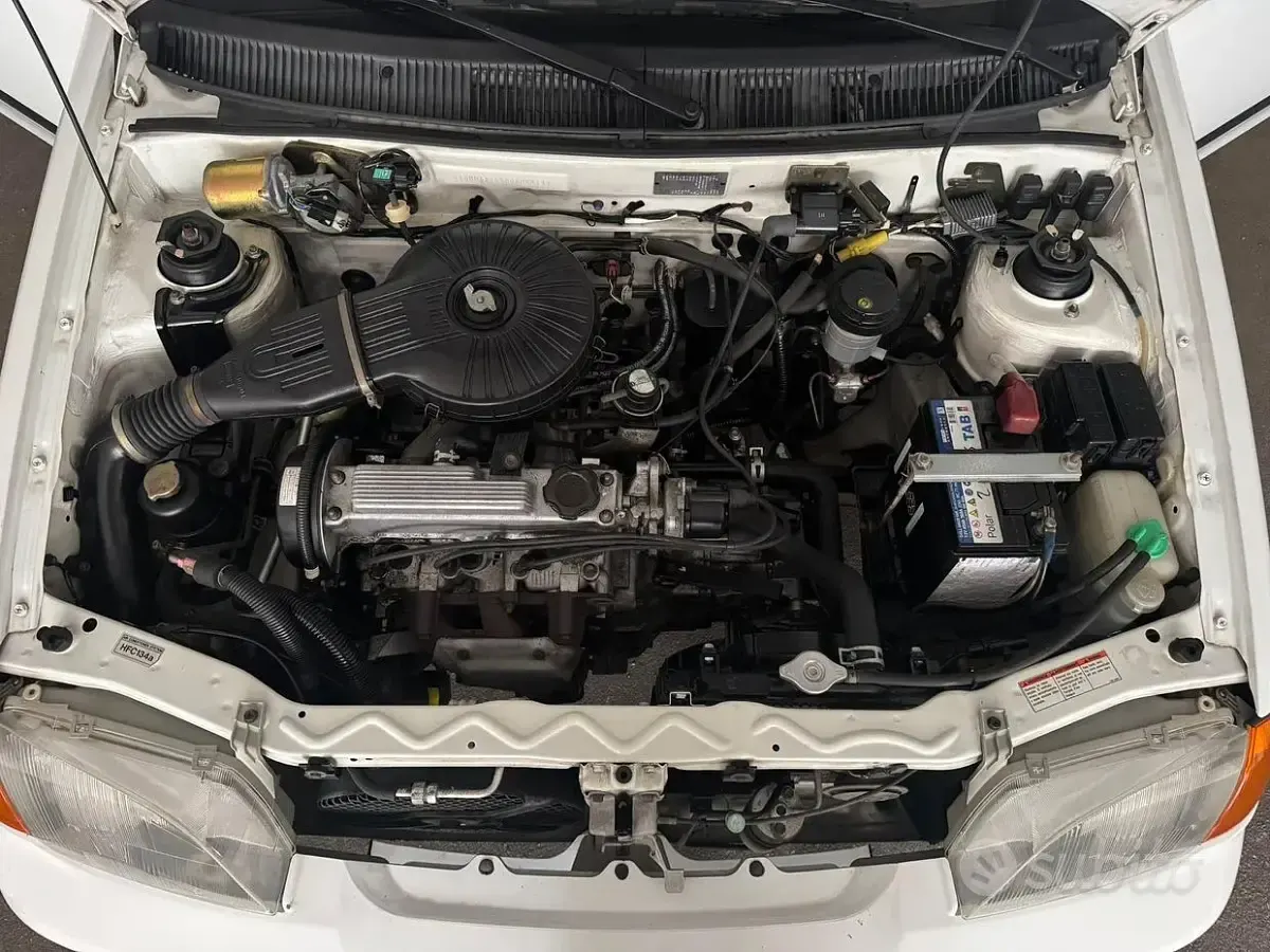 Usata Suzuki Swift 53 CV (38 kW) 2000 Bianco Berlina