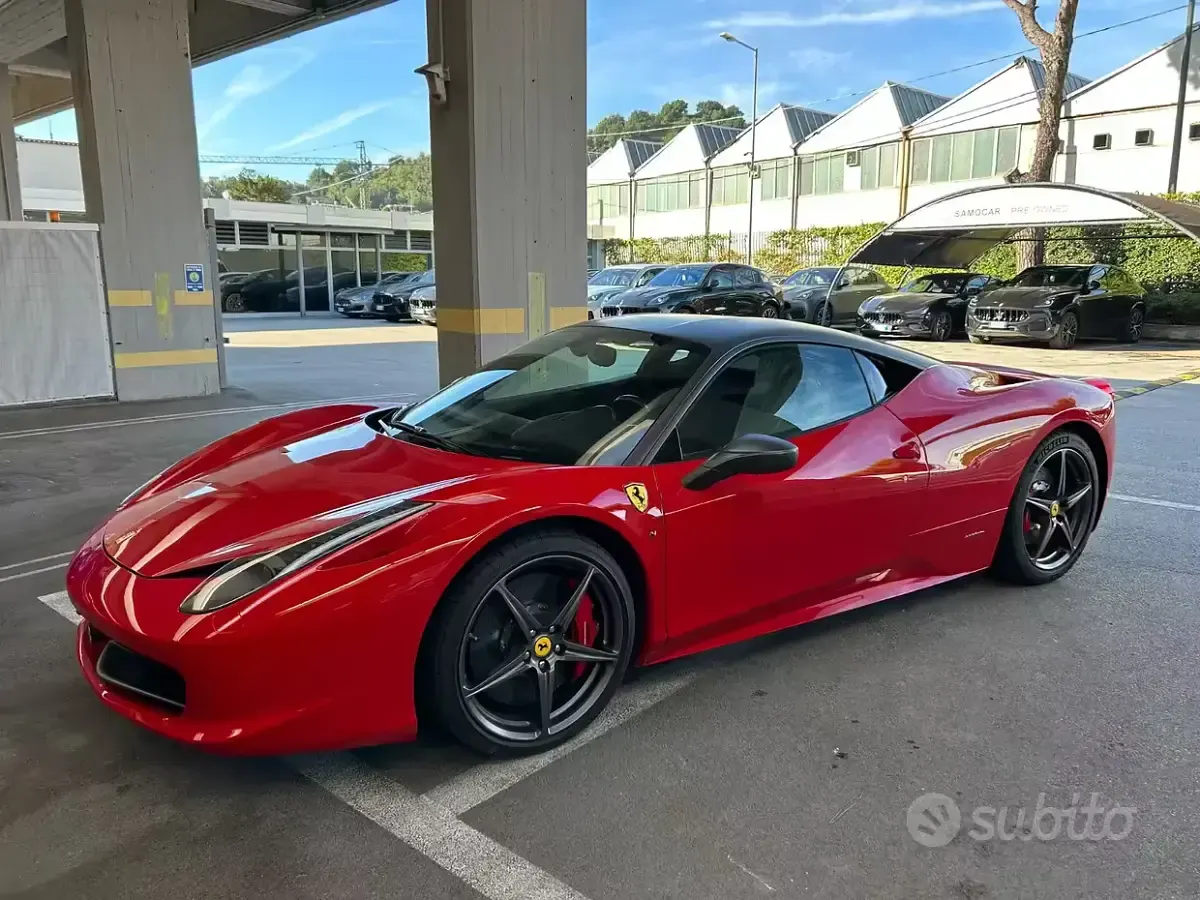 Usata Ferrari 458 566 CV (416 kW) 2011 Rosso Coupé