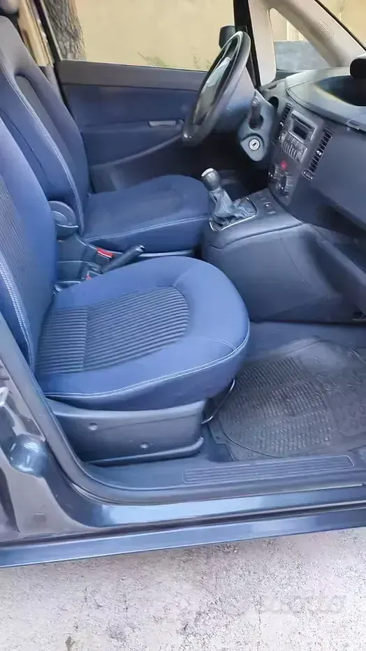 Usata Lancia Musa 90 CV (66 kW) 2012 Grigio Monovolume