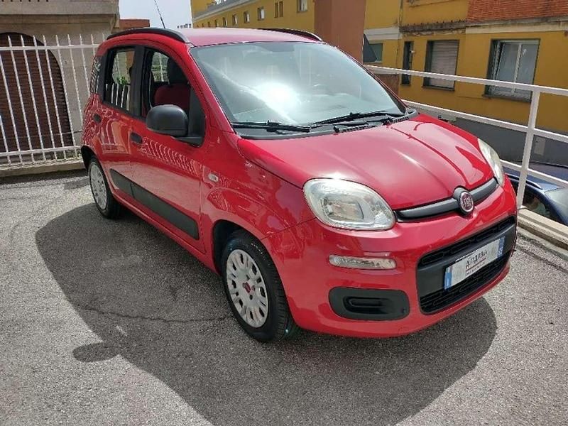 Rosso Usata 2013 Fiat Panda Lounge Due volumi | 6500 € (Buon prezzo) - Immagine 1/4
