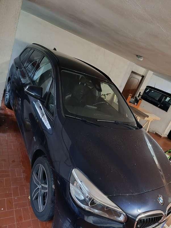 Usata BMW 218 Gran Tourer Sport Line 150 CV (110 kW) 2016 Blu Monovolume