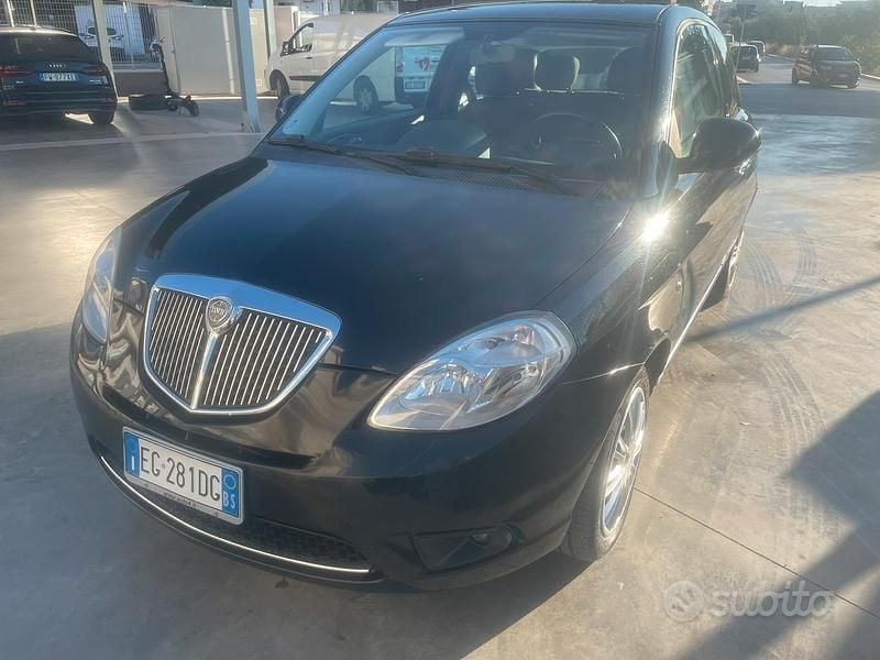 Usata Lancia Ypsilon 75 CV (55 kW) 2011 Utilitaria