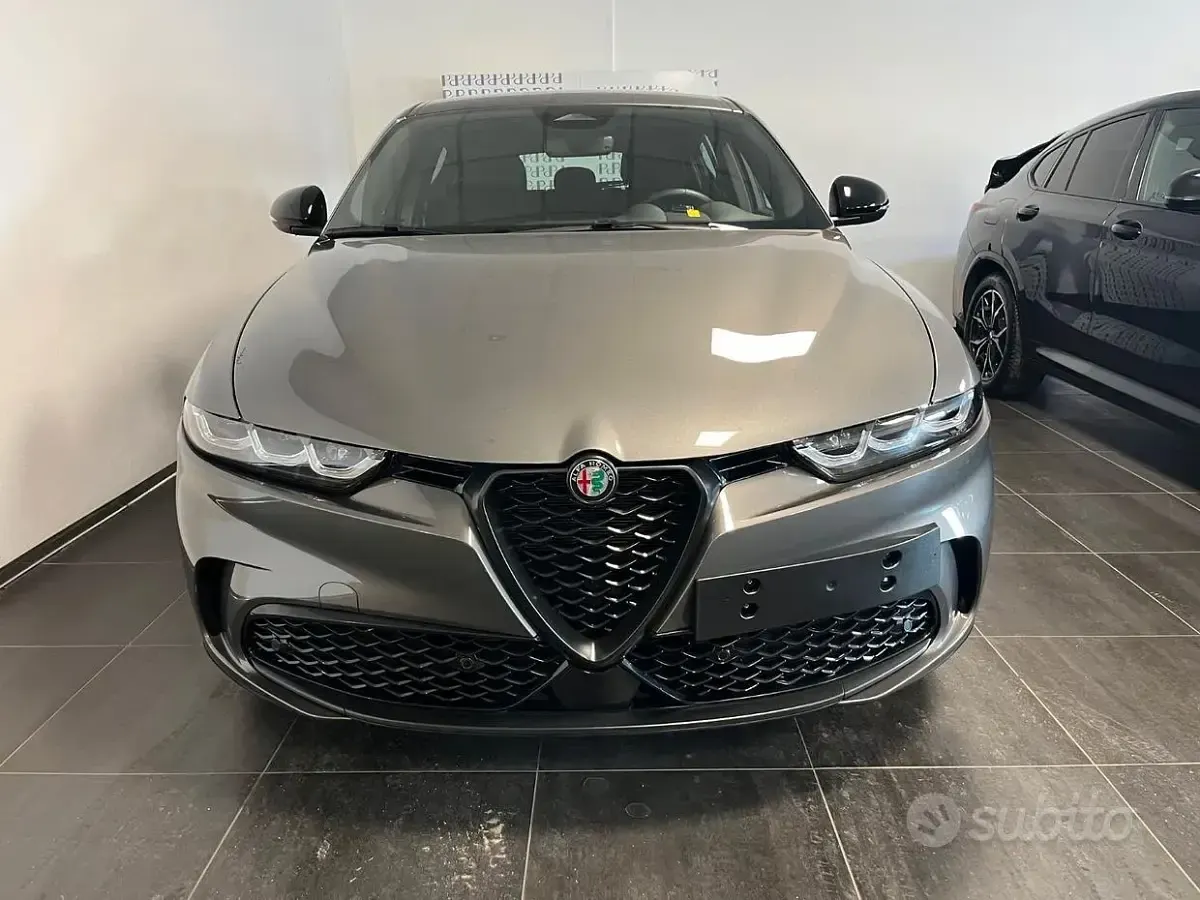 Usata Alfa Romeo Tonale Sprint 131 CV (96 kW) 2024 Grigio SUV