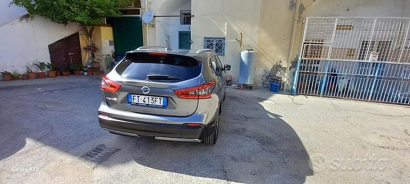 Usata Nissan Qashqai N-Connecta 116 CV (85 kW) 2018 Grigio SUV