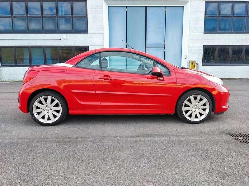 Rosso Usata 2008 Peugeot 207 CC Cabrio | 7900 € (Molto cara) - Immagine 1/4