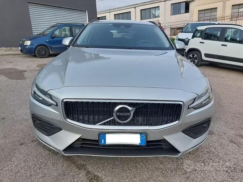 Usata Volvo V60 R-Design 150 CV (110 kW) 2019 Grigio Station wagon