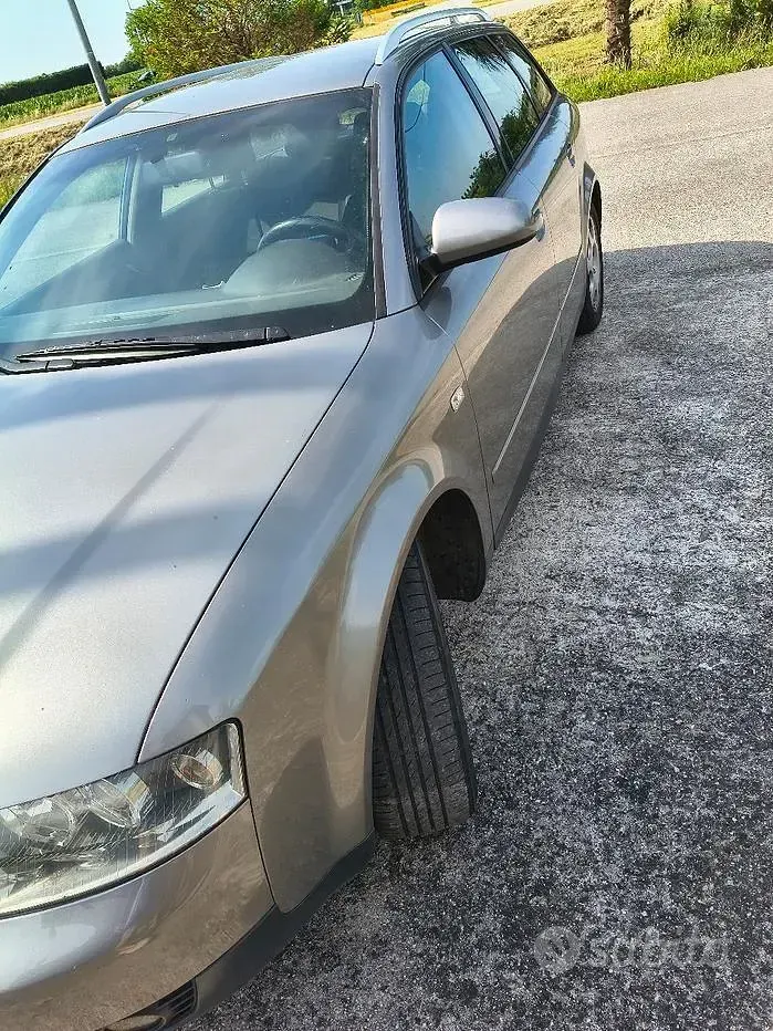 Usata Audi A4 130 CV (95 kW) 2004 Grigio Station wagon