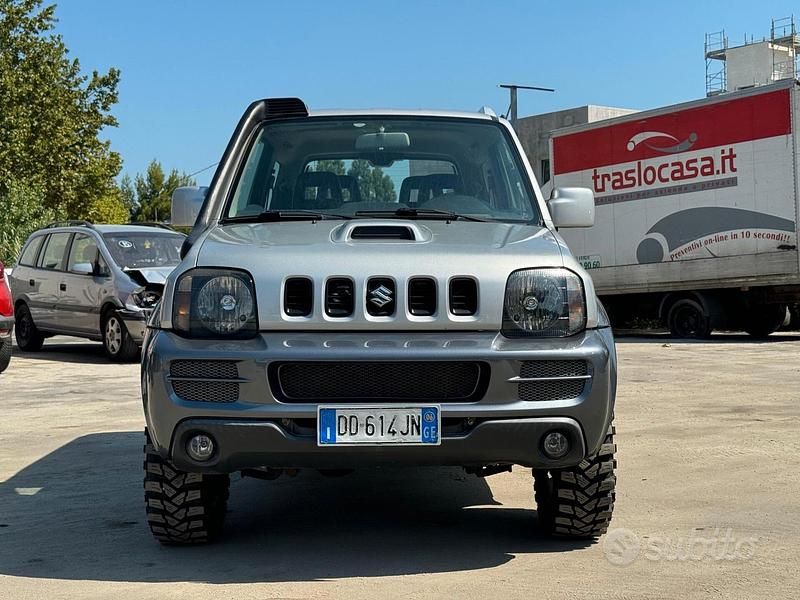 Usata Suzuki Jimny 86 CV (63 kW) 2006 Grigio SUV