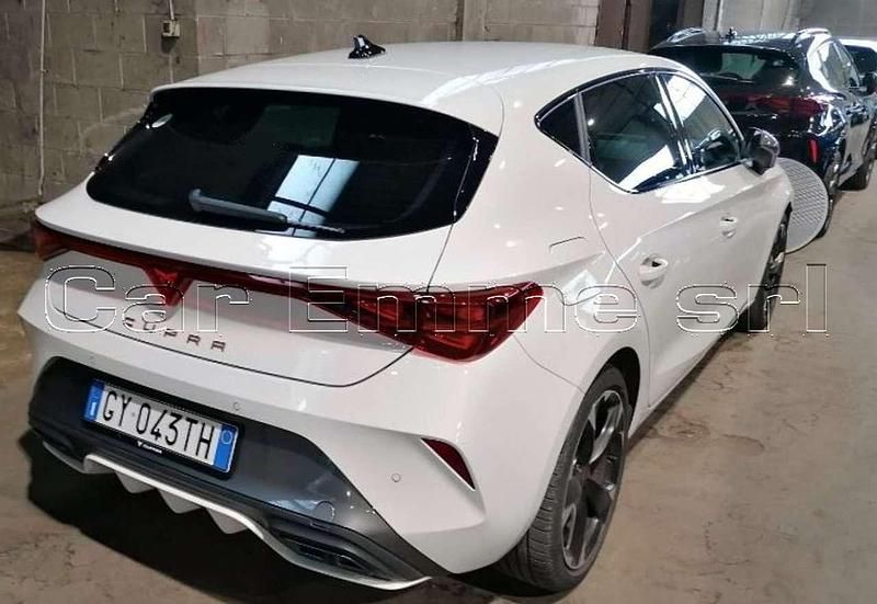 Usata Cupra Leon 150 CV (110 kW) 2025 Bianco nevada Berlina