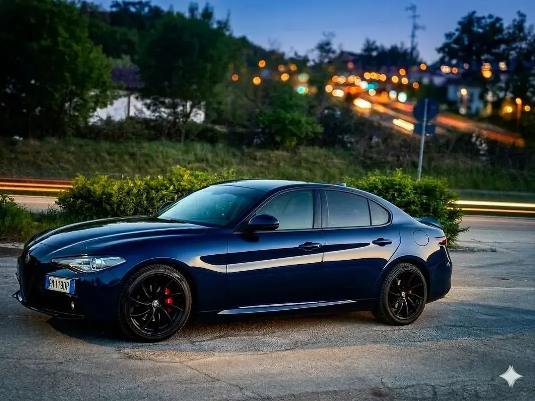 Usata Alfa Romeo Giulia Super 150 CV (110 kW) 2017 Blu Berlina