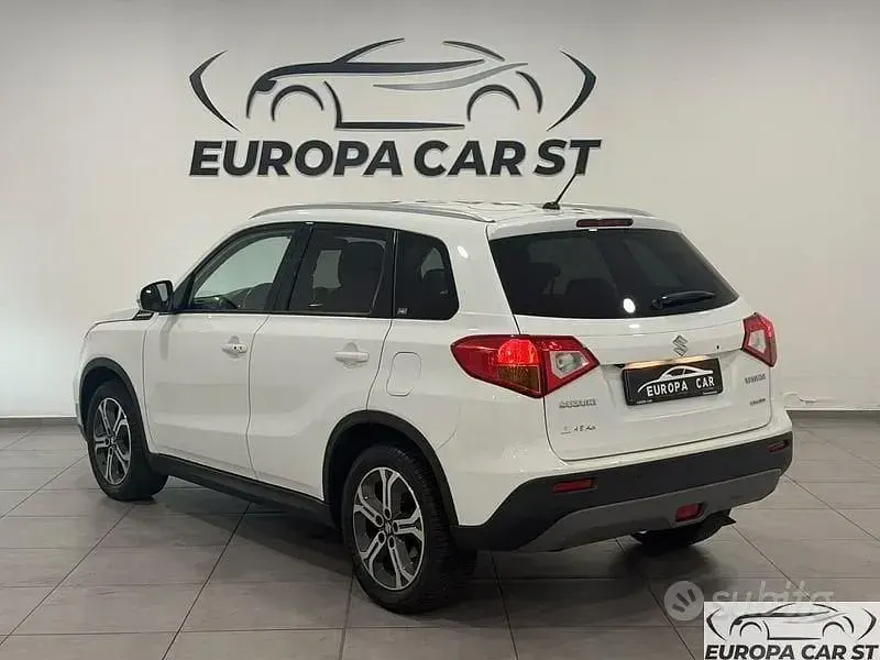 Usata Suzuki Vitara 120 CV (88 kW) 2018 Bianco SUV