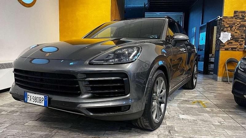 Grigio Usata 2019 Porsche Cayenne Sport SUV | 46.800 € (Super prezzo) - Immagine 1/4