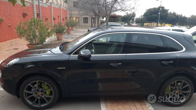 Usata Porsche Cayenne 340 CV (250 kW) 2021 Nero SUV