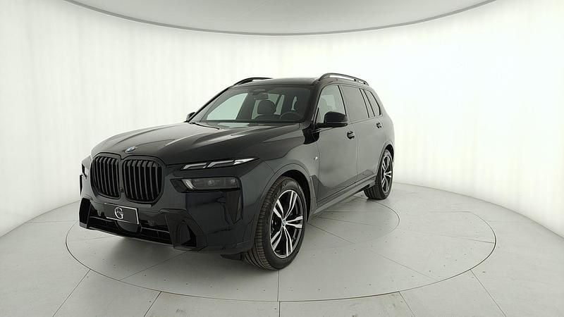 Nero Usata 2024 BMW X7 M Sport SUV | 88.800 € (Ottimo prezzo) - Immagine 1/4