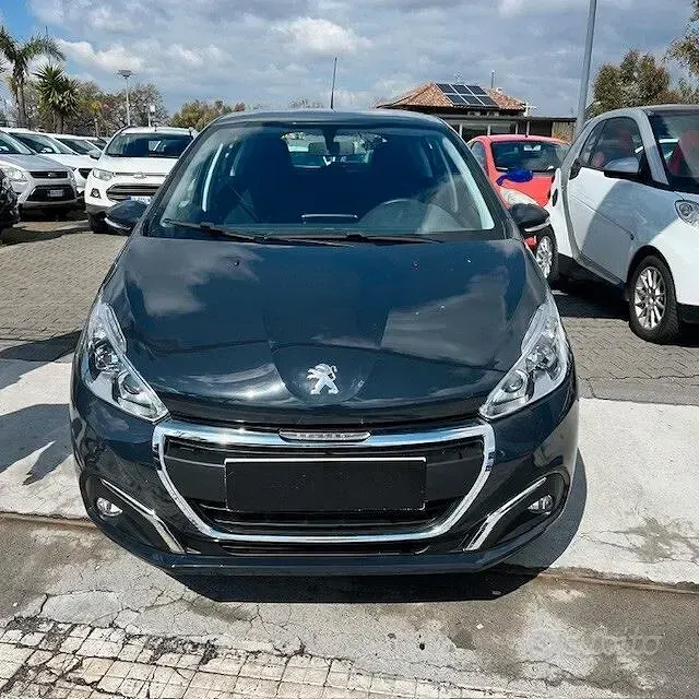 Usata Peugeot 208 Allure 82 CV (60 kW) 2017 Nero Utilitaria