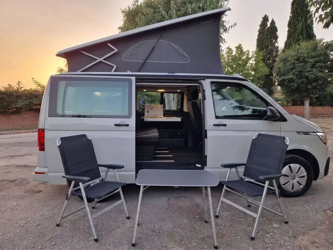 Usata VW California Beach 110 CV (80 kW) 2023 Grigio Furgone