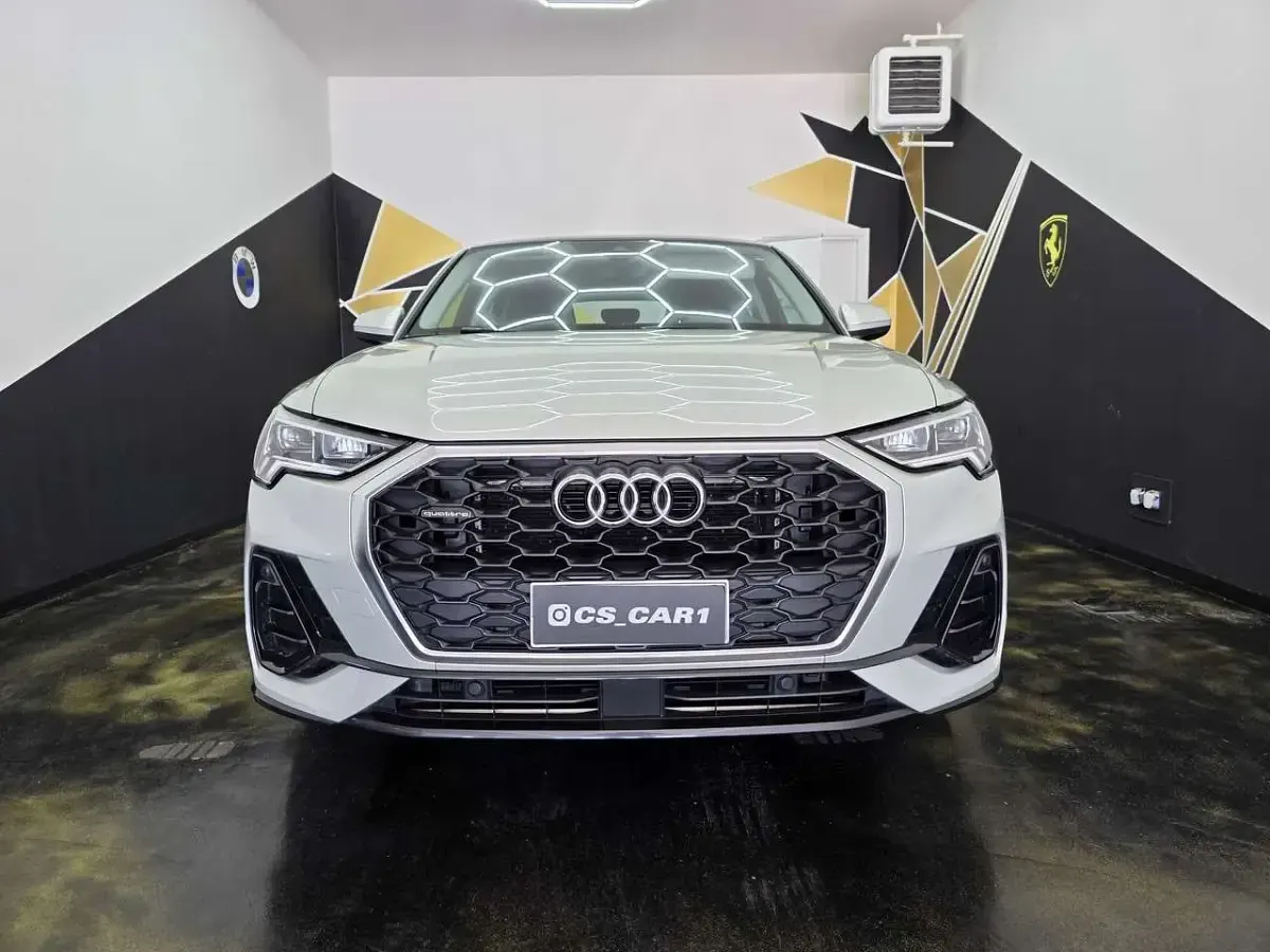 Usata Audi Q3 Sportback Ambiente 150 CV (110 kW) 2021 Argento SUV