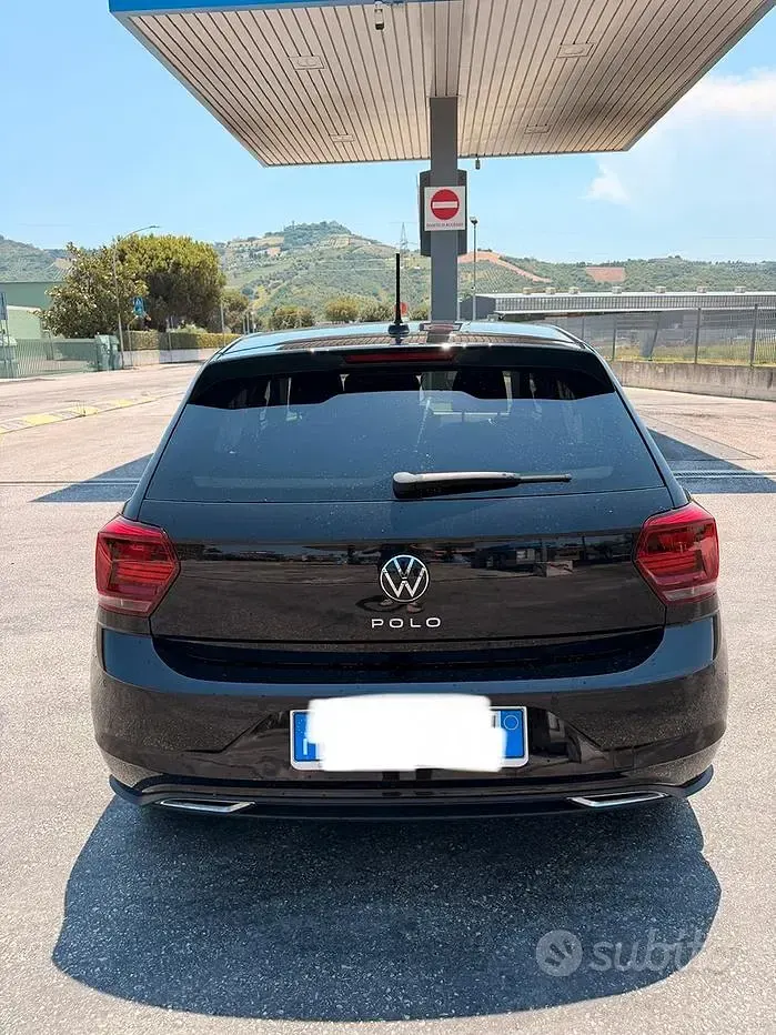 Usata VW Polo R-line 95 CV (69 kW) 2021 Nero Utilitaria