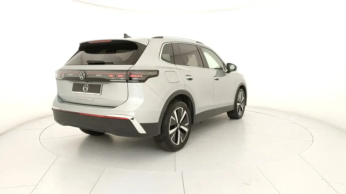 Usata VW Tiguan Elegance 150 CV (110 kW) 2024 Grigio SUV