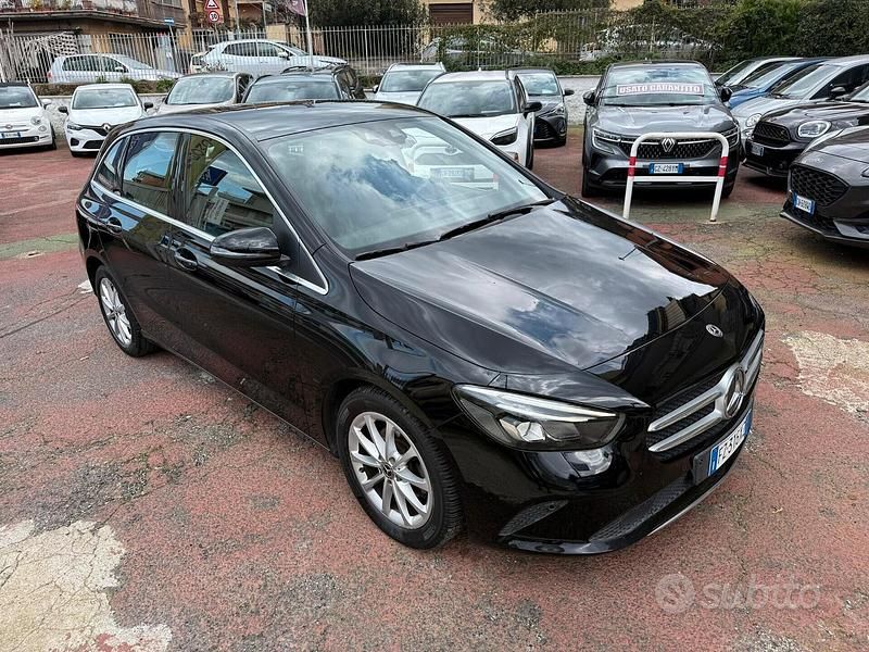 Usata Mercedes B180 116 CV (85 kW) 2020 Nero Monovolume