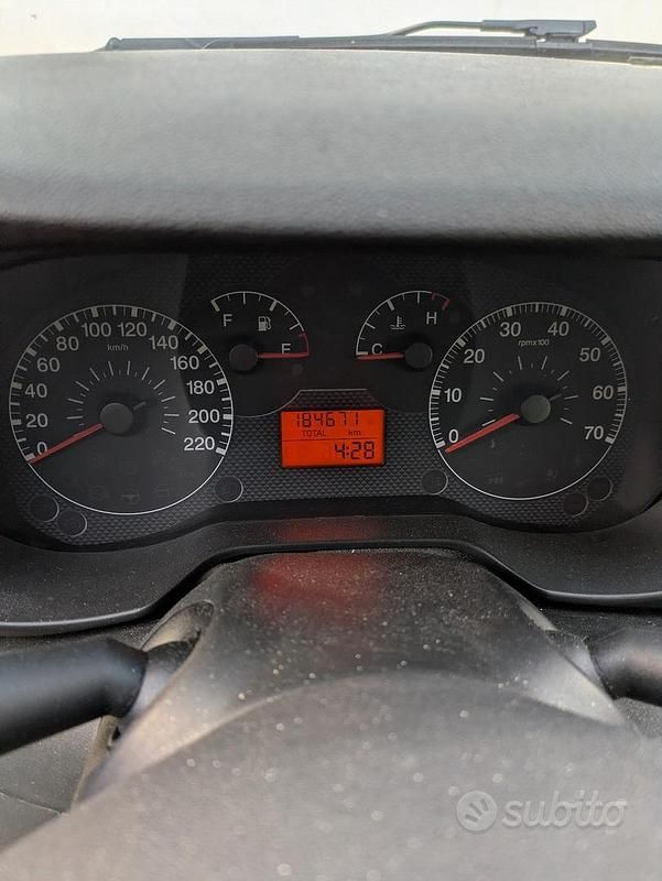 Usata Fiat Grande Punto 2007 Rosso Utilitaria