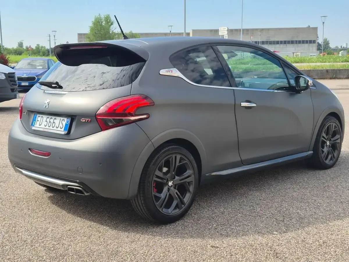 Usata Peugeot 208 GTi 208 CV (152 kW) 2016 Grigio Utilitaria