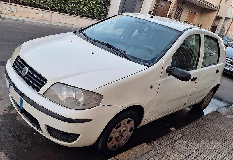 Usata Fiat Punto 60 CV (44 kW) 2006 Bianco Utilitaria
