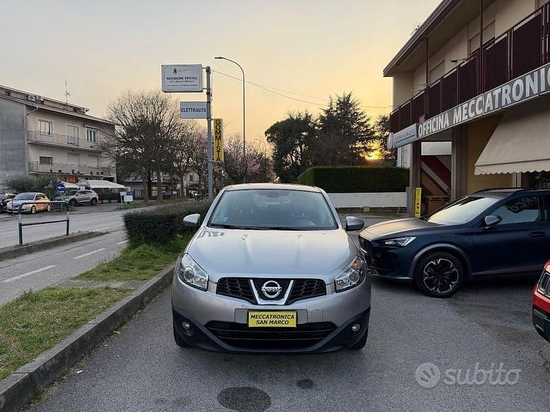 Usata Nissan Qashqai Acenta 117 CV (86 kW) 2012 Grigio SUV