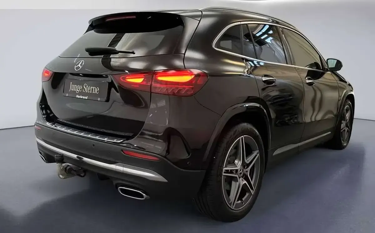 Usata Mercedes GLA200 Premium 150 CV (110 kW) 2025 Nero SUV