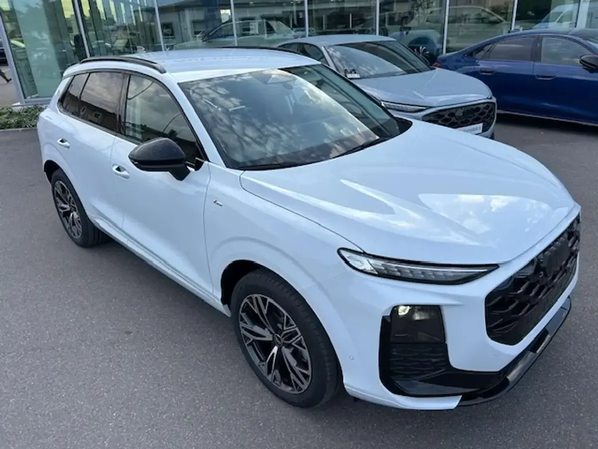 Nuova Audi Q3 S-Line 150 CV (110 kW) 2026 Bianco SUV