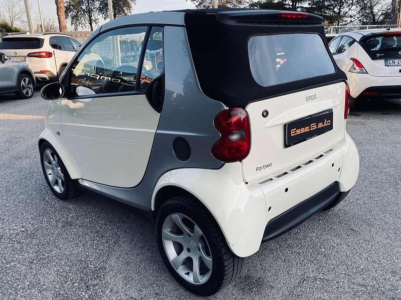 Usata Smart ForTwo Cabrio Pulse 61 CV (44 kW) 2005 Bianco Cabrio