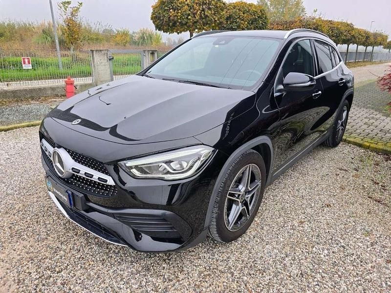 Usata Mercedes GLA200 Premium 150 CV (110 kW) 2022 Nero SUV