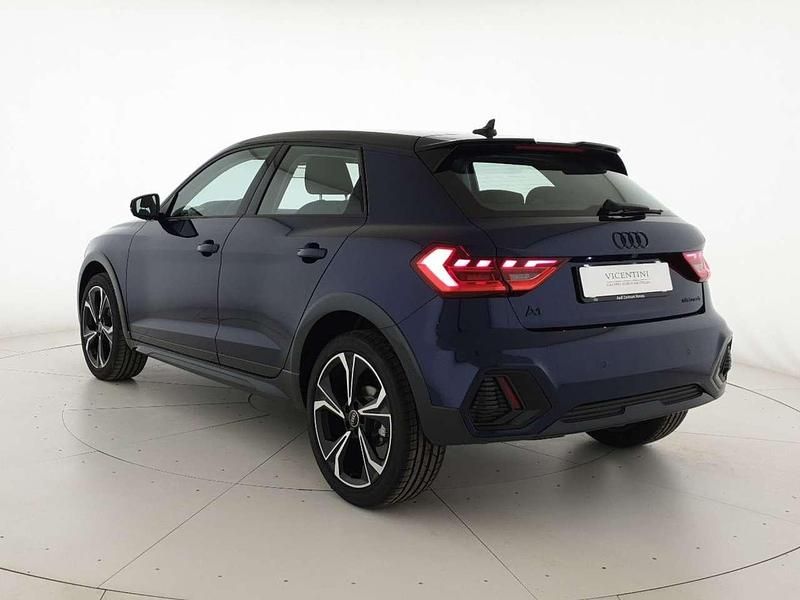 Nuova Audi A1 116 CV (85 kW) 2026 Blu navarra metallizzato nero Berlina