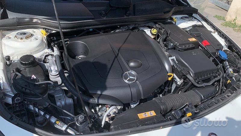 Usata Mercedes CLA200 136 CV (100 kW) 2014 Bianco Berlina