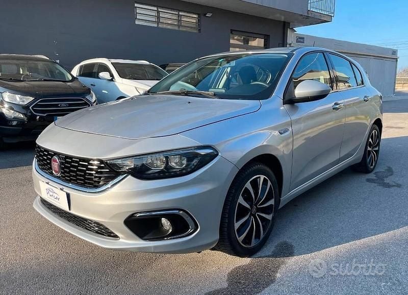 Usata Fiat Tipo Lounge 120 CV (88 kW) 2016 Grigio Berlina