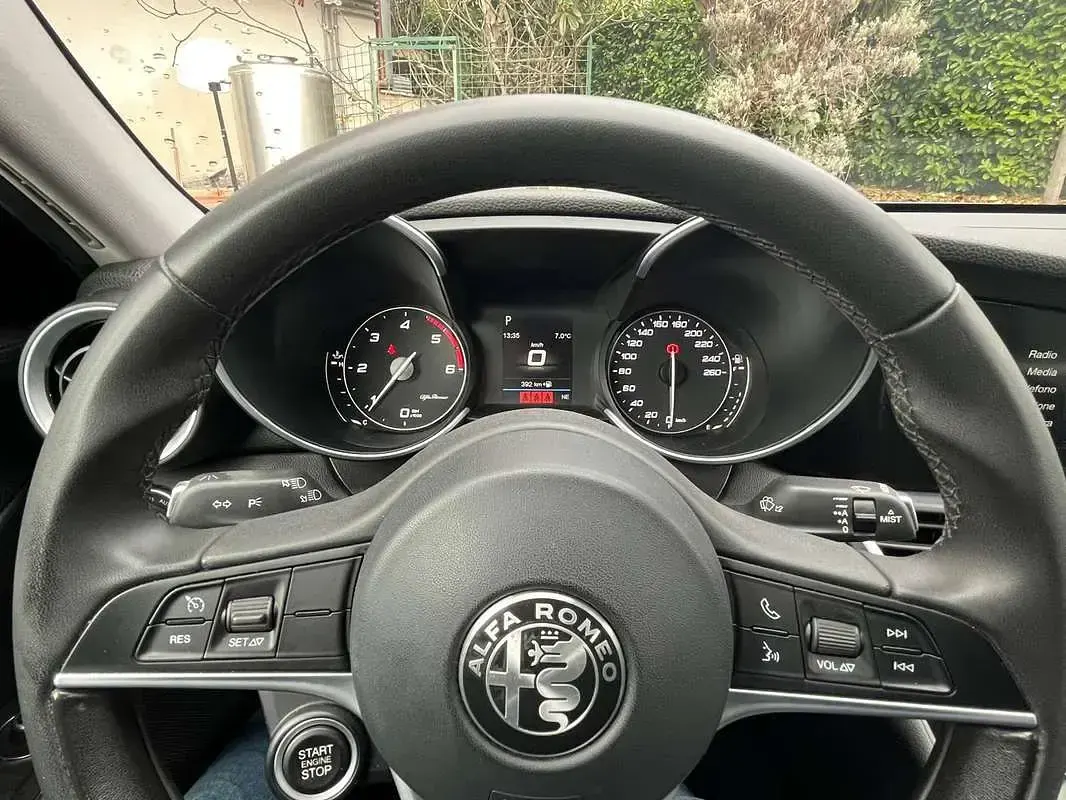 Usata Alfa Romeo Giulia 179 CV (131 kW) 2018 Berlina