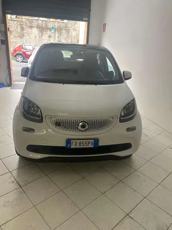 Usata Smart ForFour Electric Drive Passion 60 kW (82 CV) 2019 Utilitaria