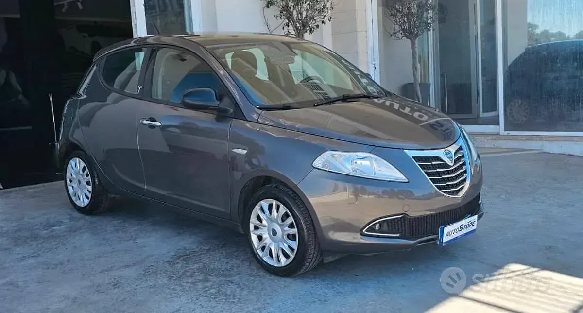 Usata Lancia Ypsilon Gold 95 CV (69 kW) 2011 Utilitaria