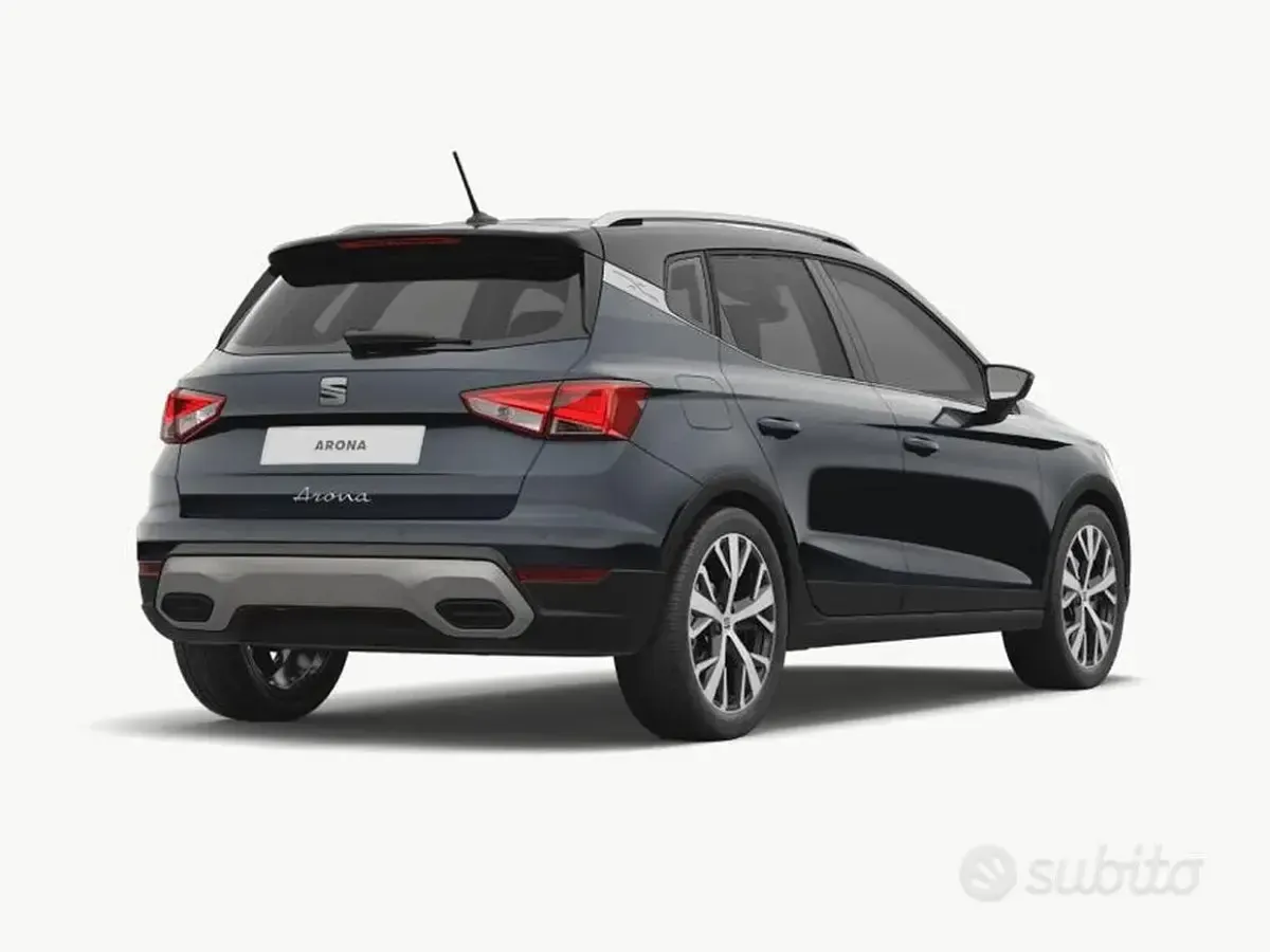 Usata Seat Arona Xperience 95 CV (69 kW) 2024 Grigio SUV